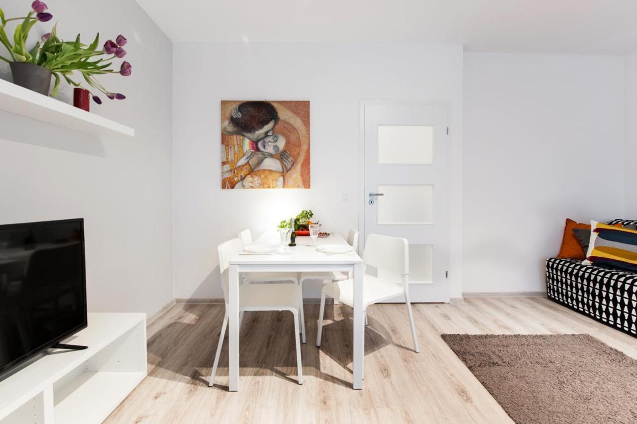 Project Comfort Apartament Dywizjonu 303 175/8 Warszawa Apartment Ngoại thất bức ảnh